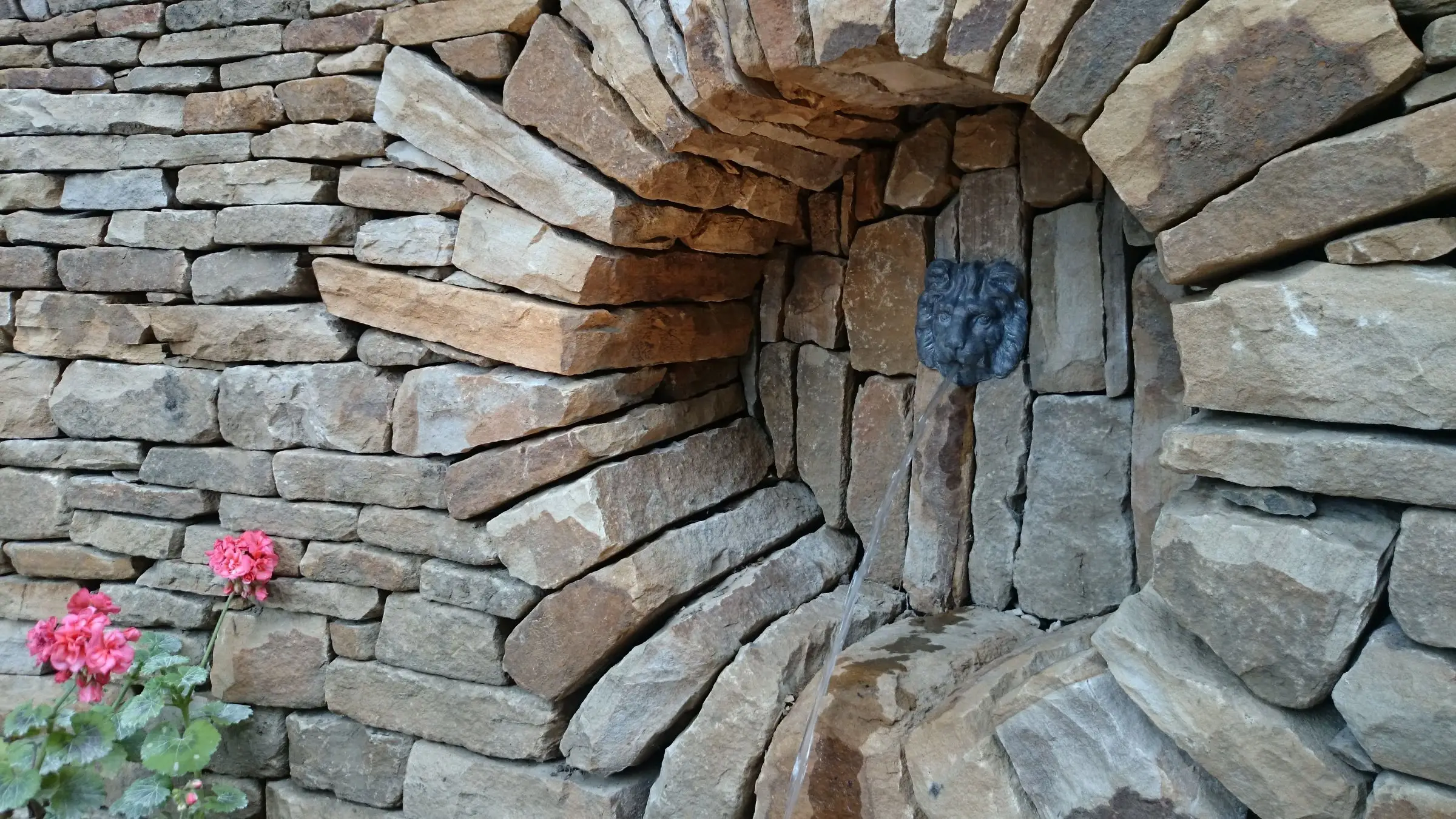 Dry stone